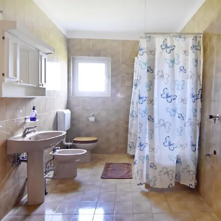 Apartman Einfache Und Geraeumige *