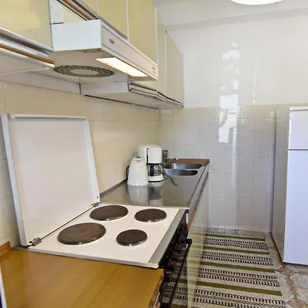 Einfache Und Geraeumige Apartment *